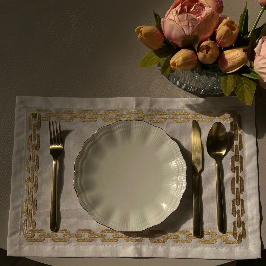 Golden chain placemat