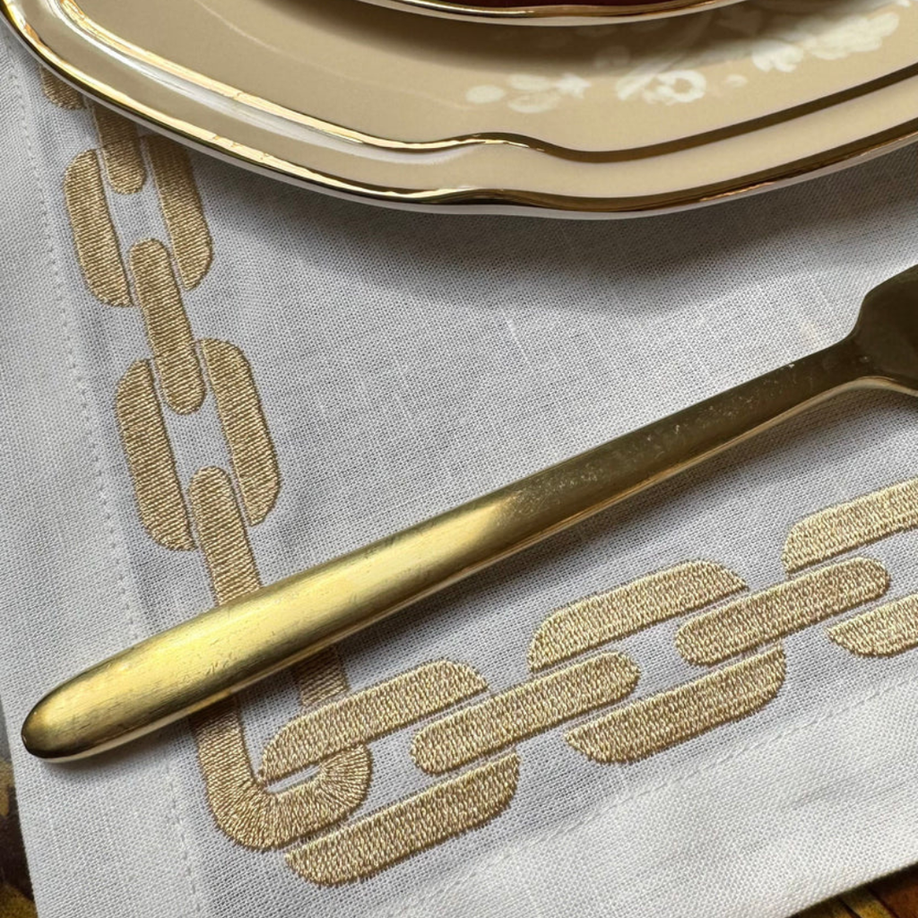Golden chain placemat